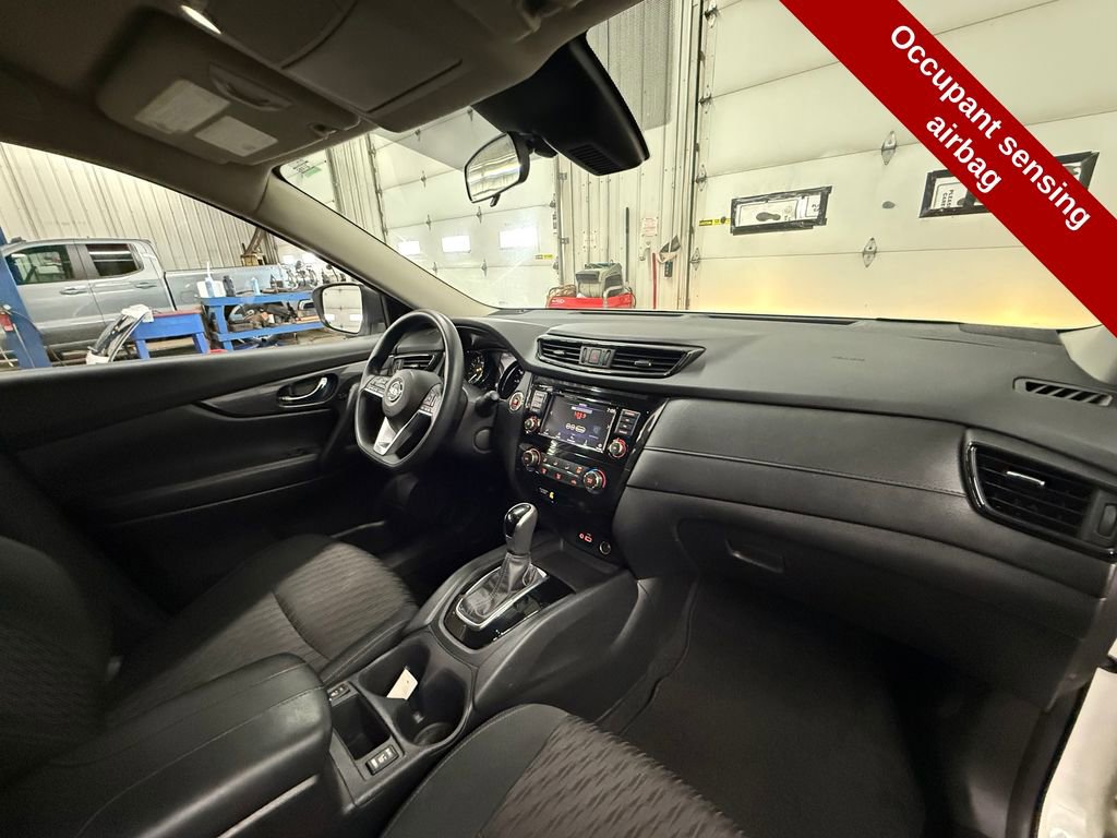 Used 2020 Nissan Rogue S image 37