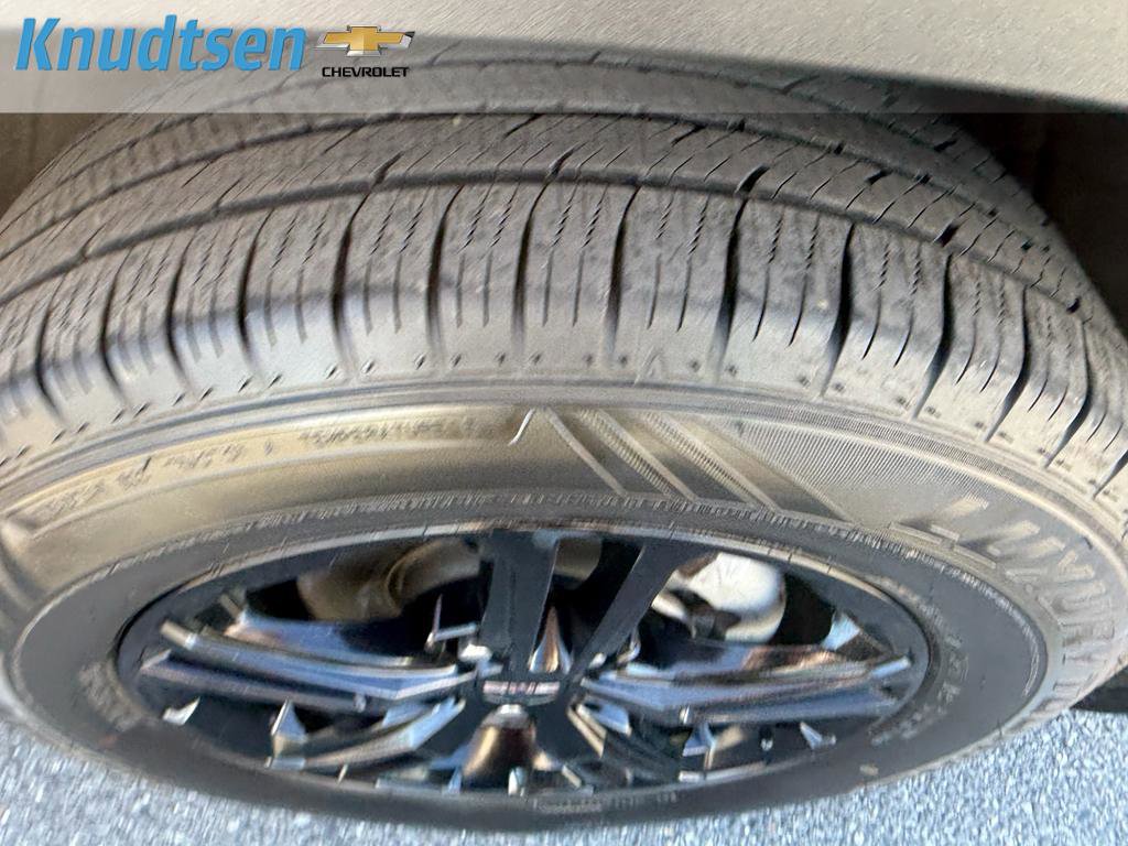Used 2022 GMC Terrain AT4 w/ Tech Package AWD/4WD image 10