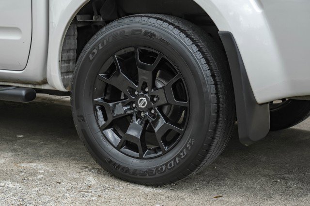 Used 2021 Nissan Frontier SV w/ Midnight Edition Floor Mats image 57