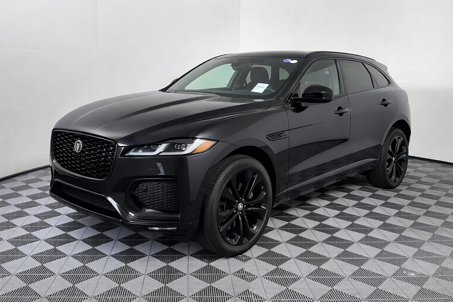 Used 2026 Jaguar F-PACE R-Dynamic S AWD/4WD image 1