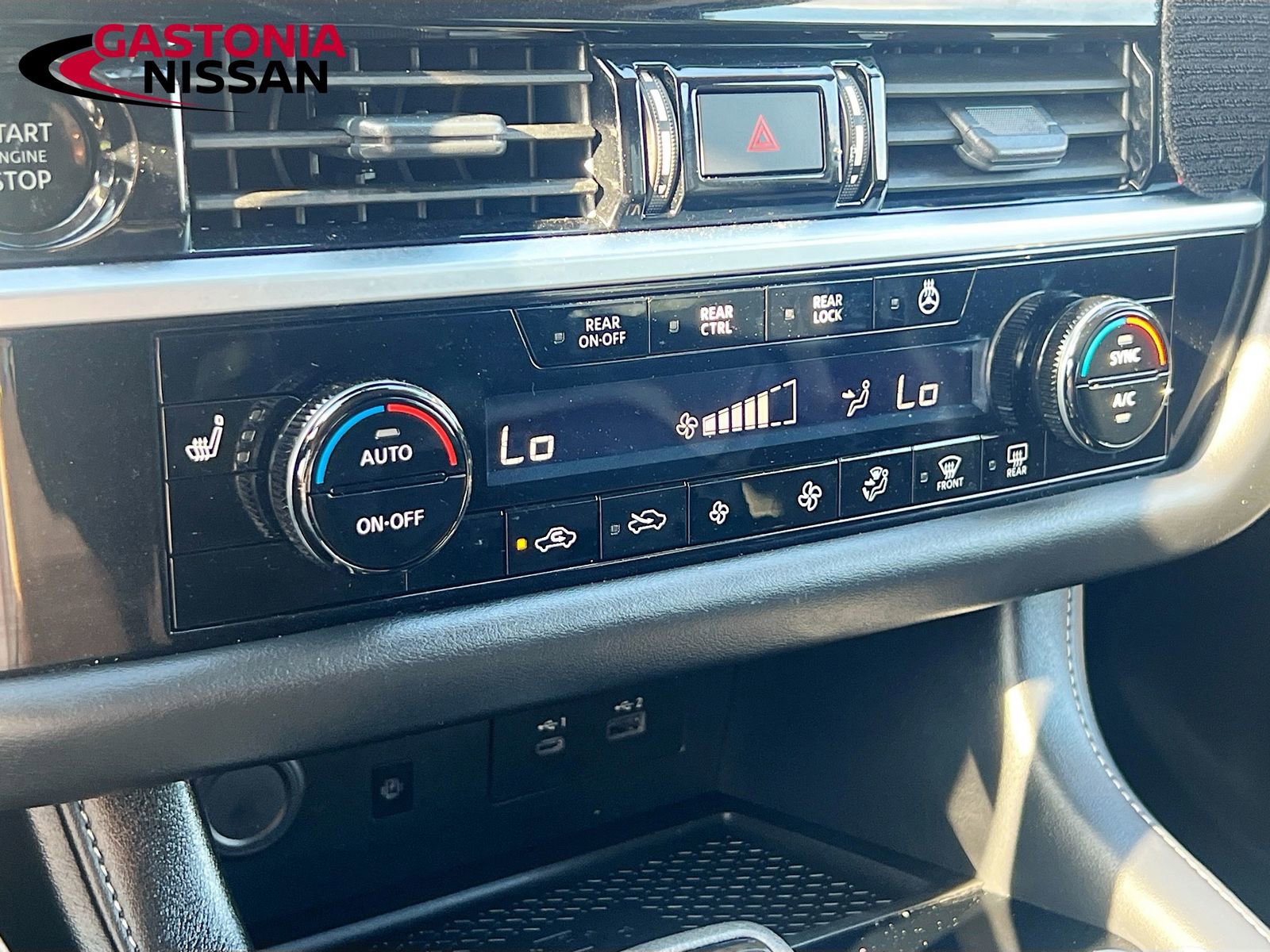Used 2025 Nissan Pathfinder SL image 21