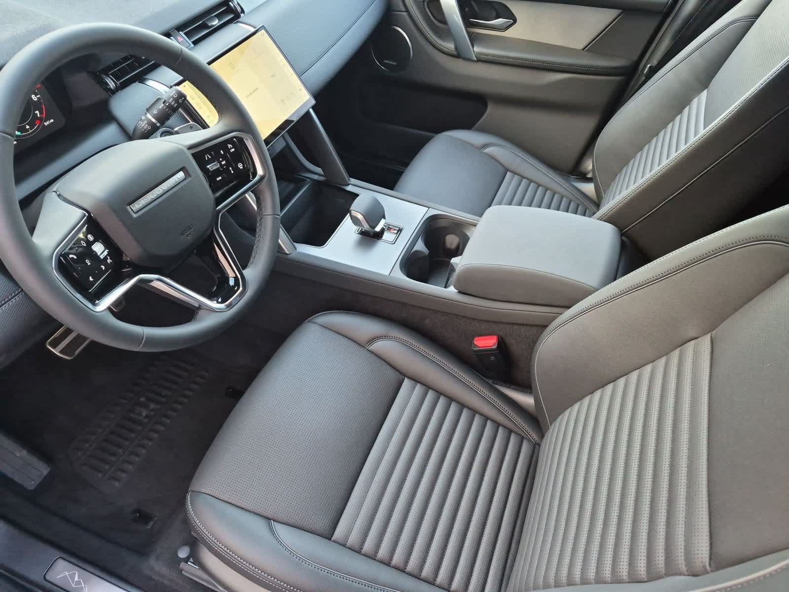 New 2026 Land Rover Discovery Sport Landmark AWD/4WD image 2
