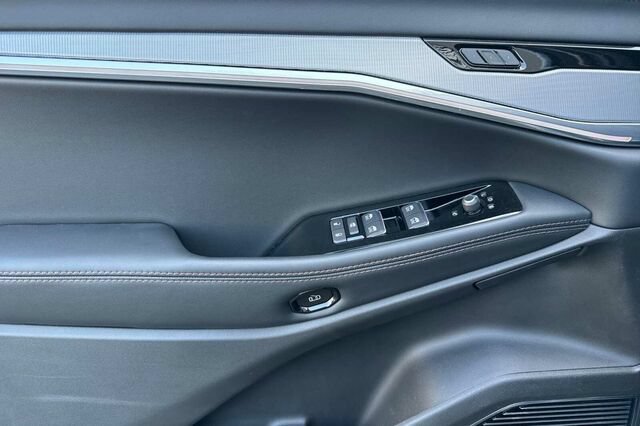 New 2025 Jeep Wagoneer S Launch Edition AWD/4WD image 8