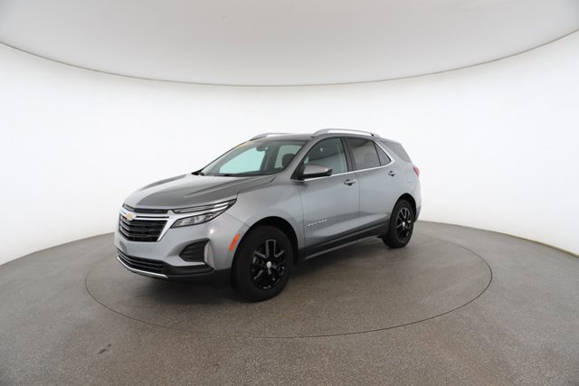 Used 2023 Chevrolet Equinox LT w/ Driver Convenience Package image 2