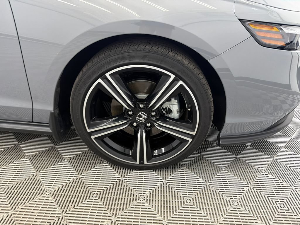 Used 2023 Honda Accord Sport image 13