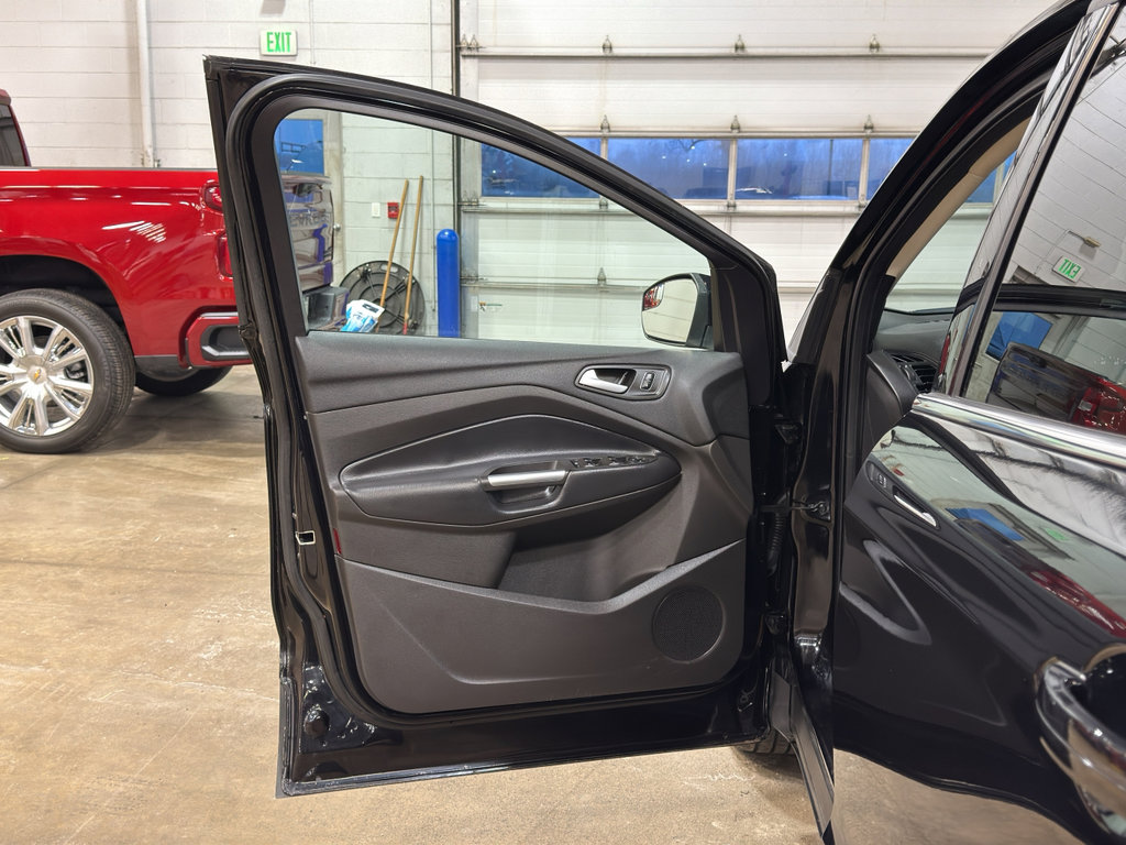 Used 2019 Ford Escape SE image 9