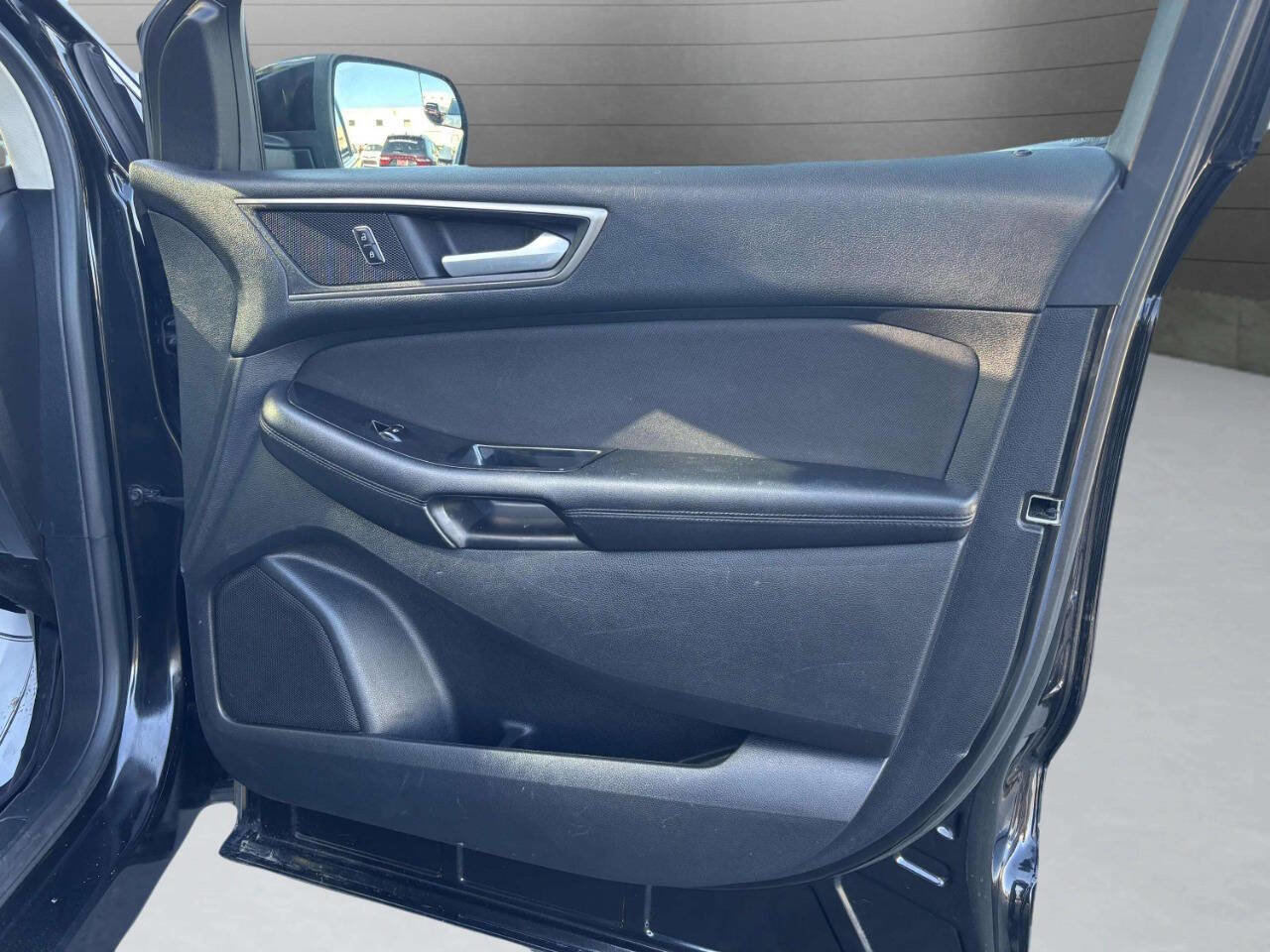 Used 2015 Ford Edge SEL image 20