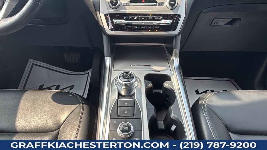 Used 2021 Ford Explorer XLT w/ Equipment Group 202A AWD/4WD image 46
