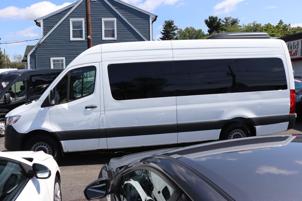Used 2025 Mercedes-Benz Sprinter 2500 image 2