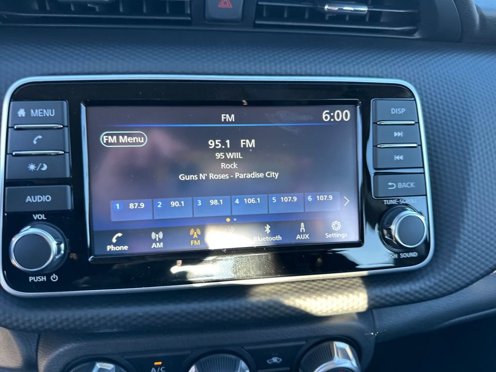 New 2025 Nissan Kicks Play S image 31