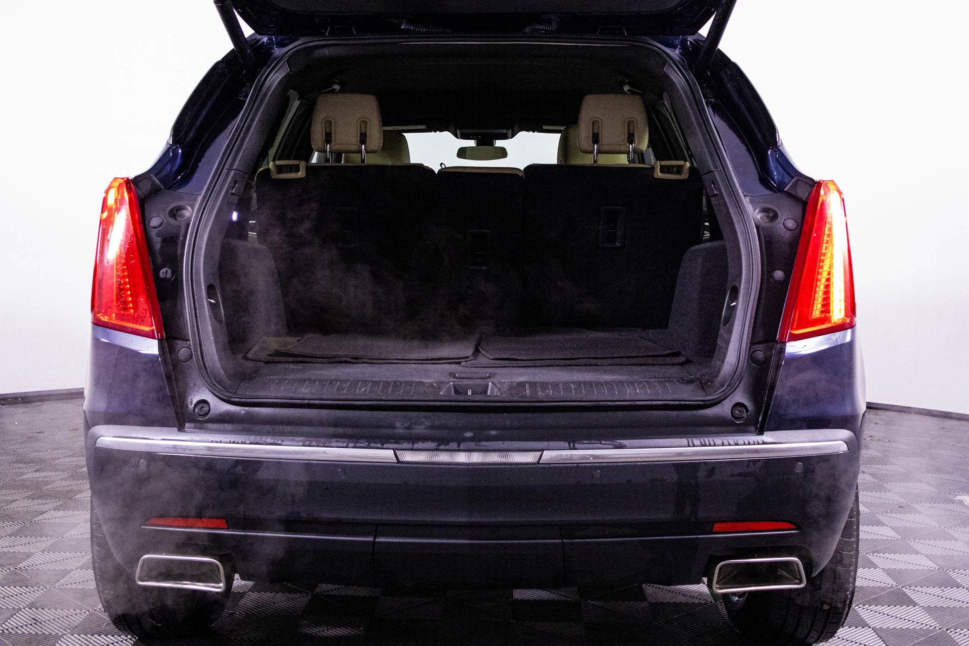 Used 2017 Cadillac XT5 FWD image 35