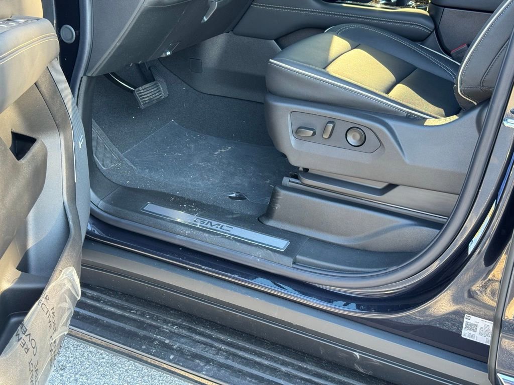 New 2026 GMC Yukon Elevation image 20