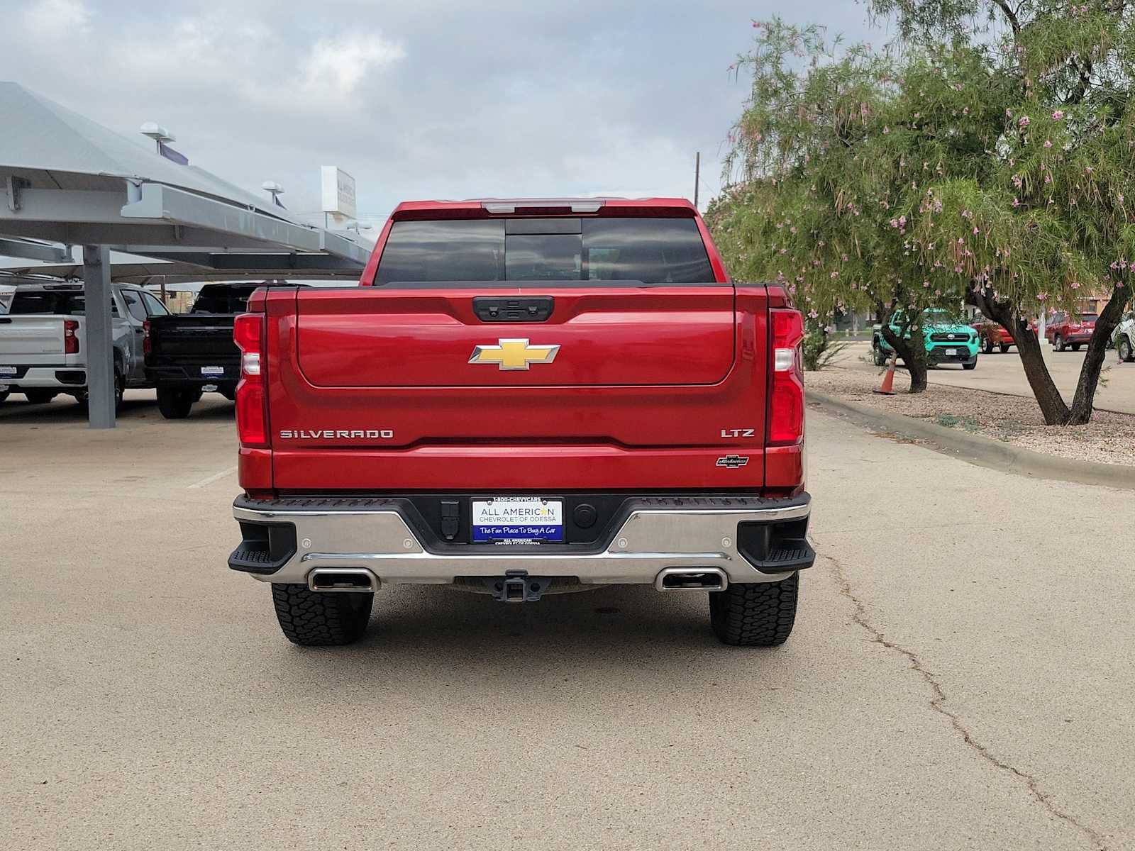 Used 2022 Chevrolet Silverado 1500 LTZ w/ LTZ Premium Package AWD/4WD image 7