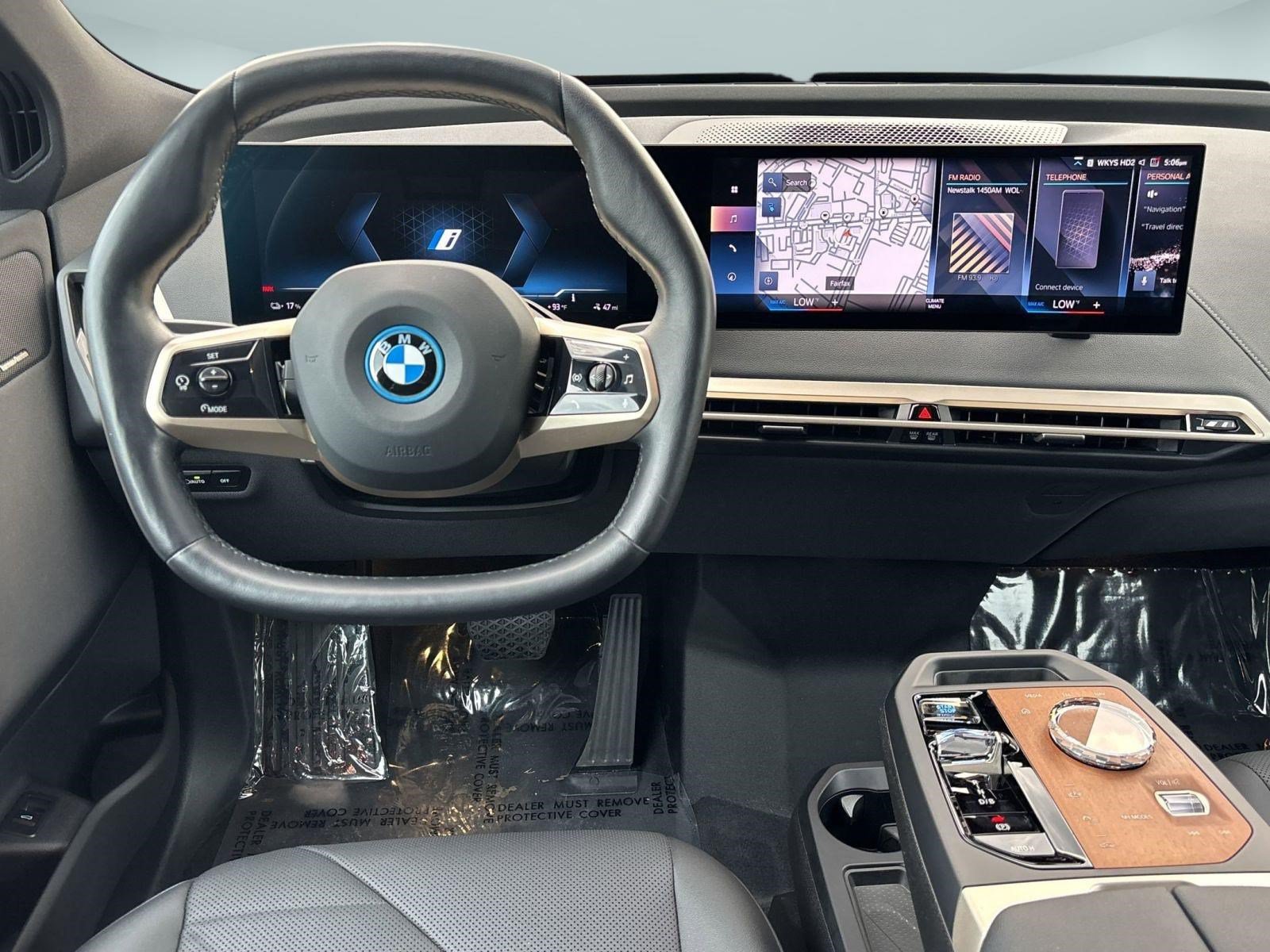 Used 2023 BMW iX xDrive50 w/ Premium Package AWD/4WD image 28