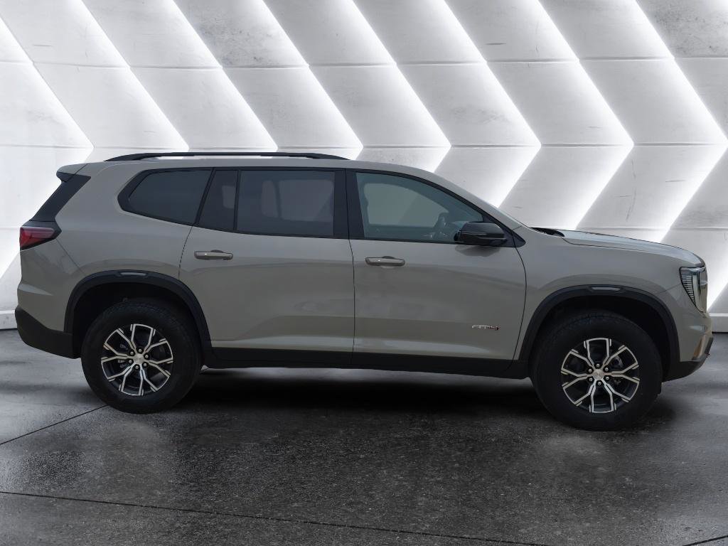 New 2026 GMC Acadia AT4 w/ LPO, Floor Liner Package AWD/4WD image 4