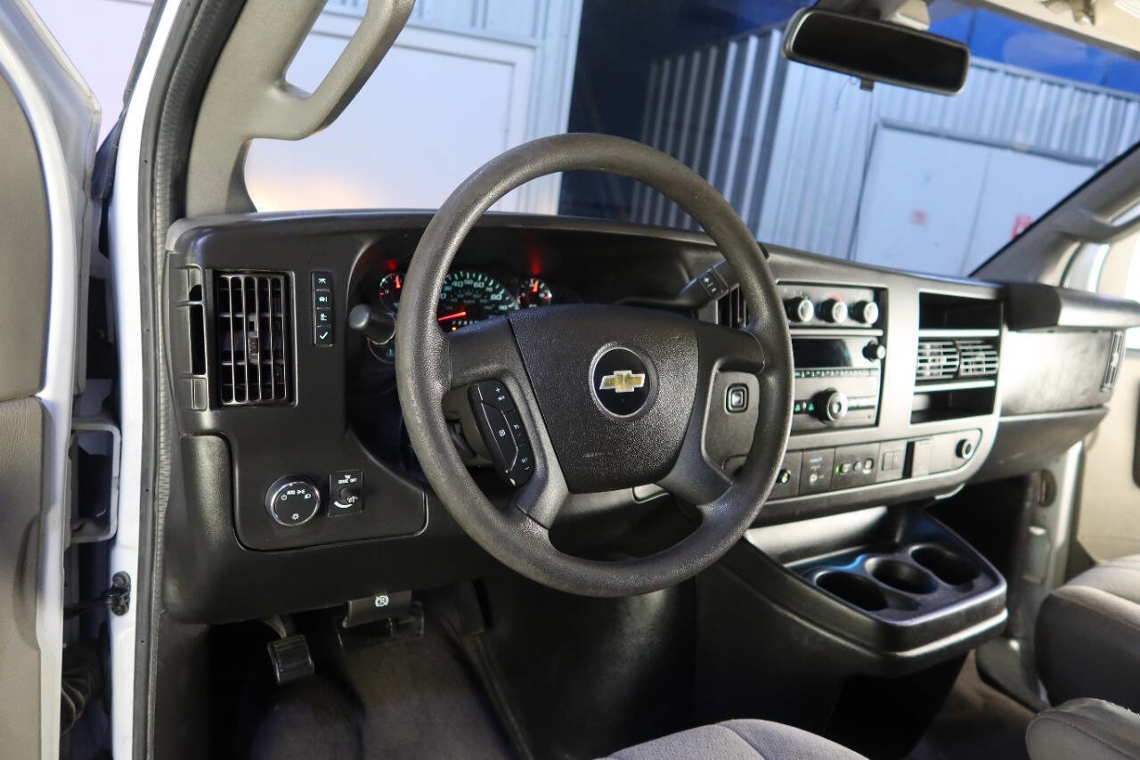 Used 2019 Chevrolet Express 3500 LT w/ LT Preferred Equipment Group RWD image 27