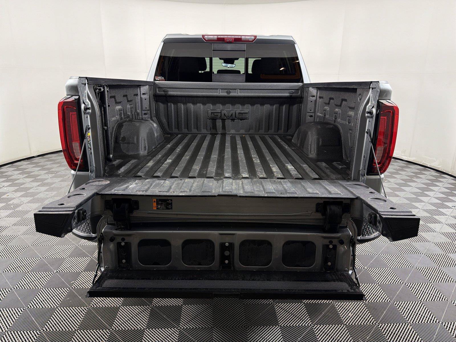 Certified 2025 GMC Sierra 1500 Denali w/ Denali Reserve Package AWD/4WD image 17