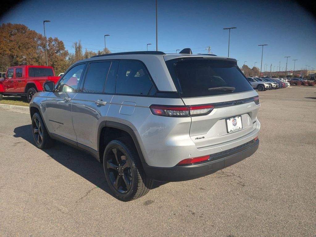 New 2025 Jeep Grand Cherokee Limited w/ Black Appearance Package video 3