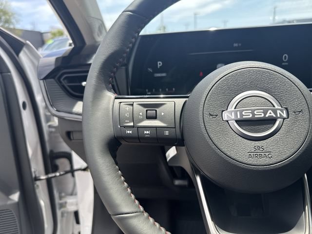New 2025 Nissan Kicks SR FWD image 16