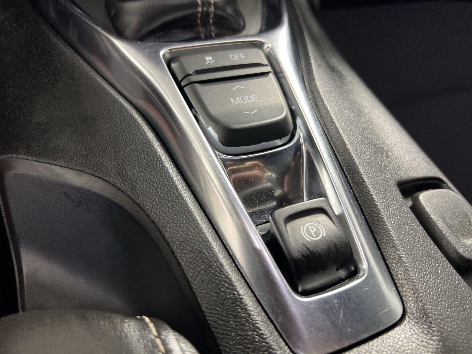 Used 2021 Chevrolet Camaro LT RWD image 33