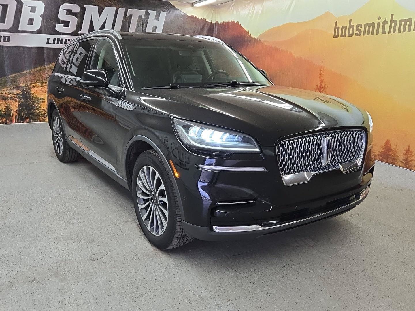 Used 2024 Lincoln Aviator Reserve AWD/4WD image 1