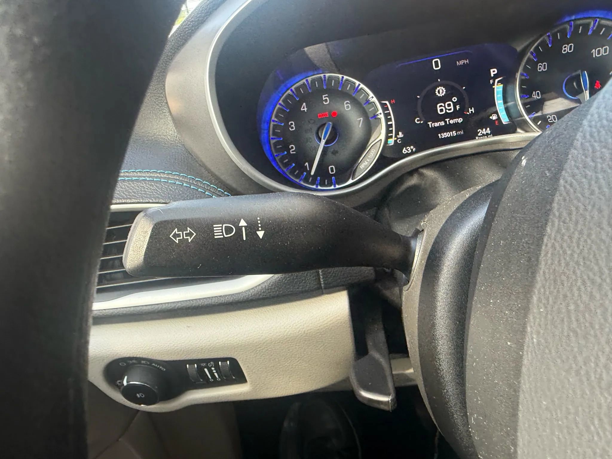 Used 2021 Chrysler Pacifica Touring w/ Uconnect Theater Family Group image 25