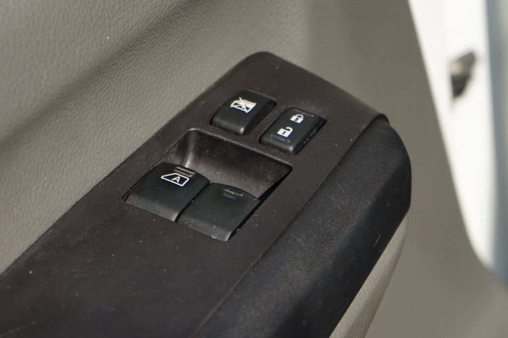 Used 2020 Nissan NV 2500 SV w/ Navigation Package image 18