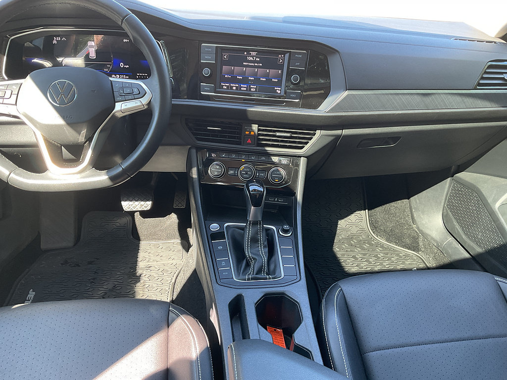 Used 2023 Volkswagen Jetta SE w/ Panoramic Sunroof Package FWD image 12