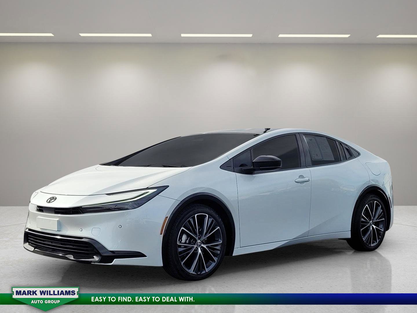 Used 2025 Toyota Prius XLE image 8