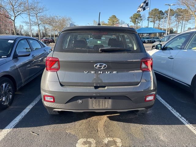 Used 2023 Hyundai Venue SEL w/ Cargo Package image 8