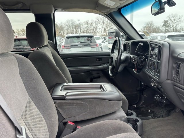 Used 2006 Chevrolet Silverado 2500 LT w/ Snow Plow Prep Package image 13