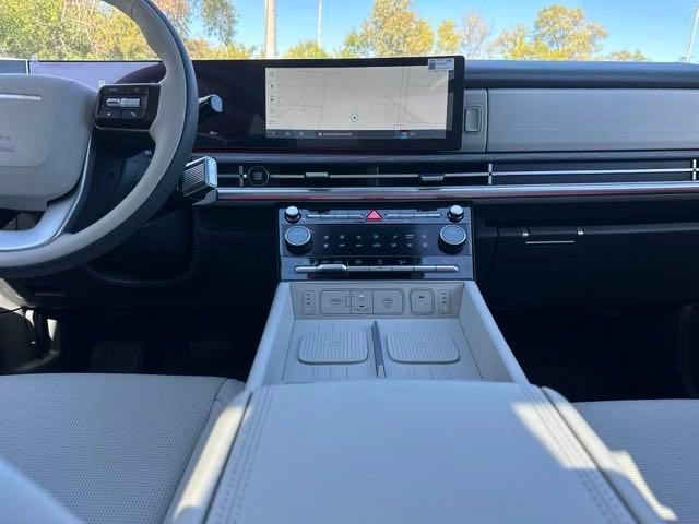 New 2025 Hyundai Santa Fe Calligraphy image 14