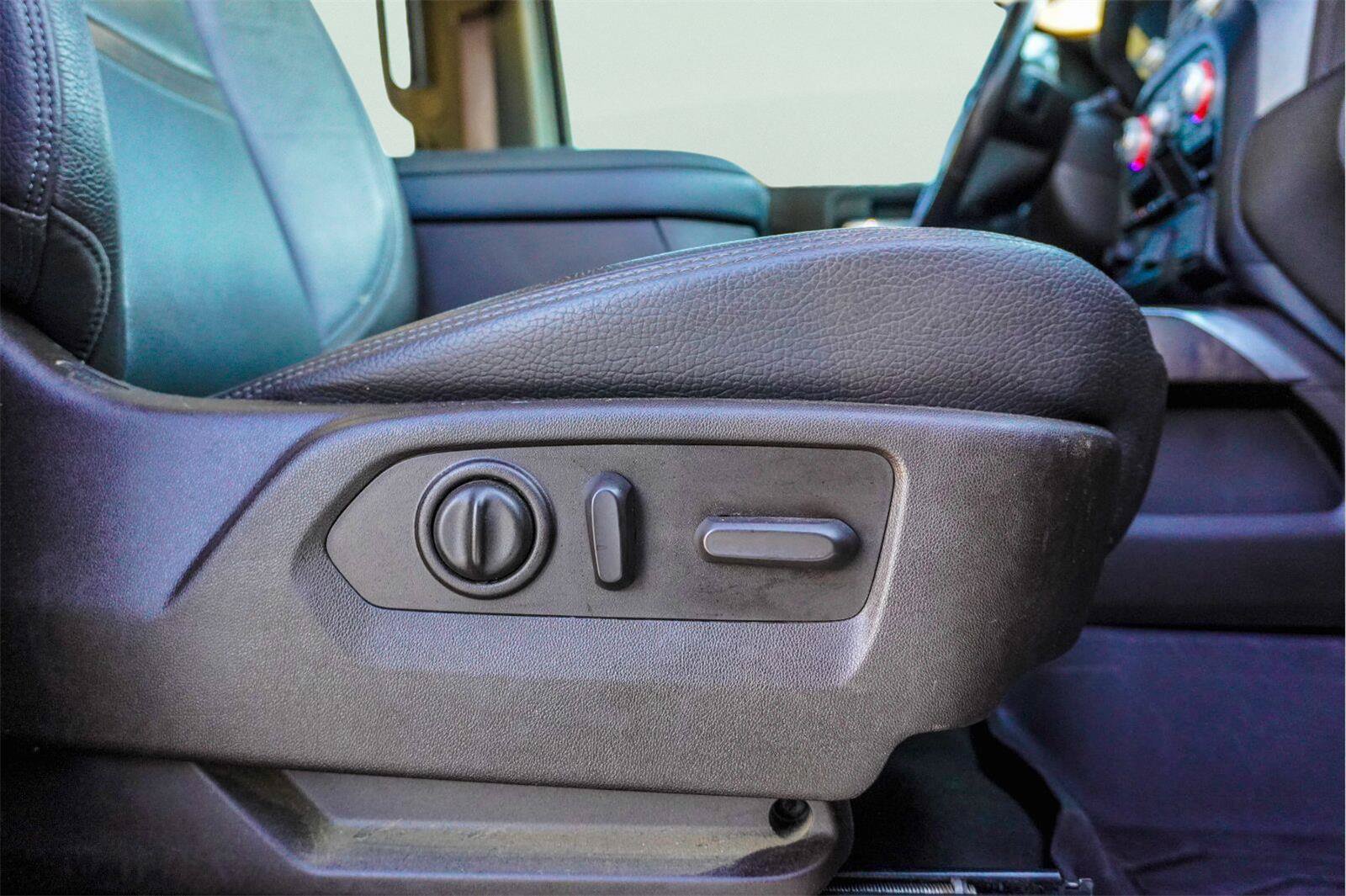 Used 2021 GMC Sierra 3500 Denali w/ Denali Ultimate Package AWD/4WD image 25