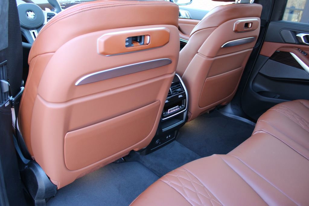 New 2026 BMW X7 M60i image 48