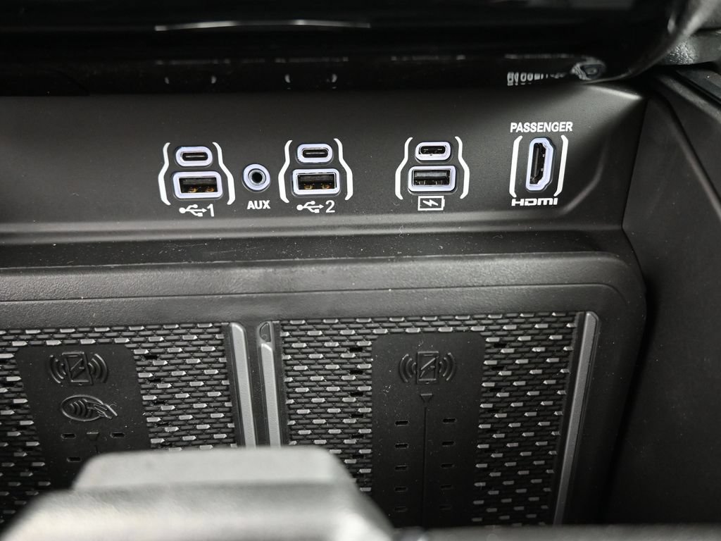 New 2026 RAM 1500 Laramie AWD/4WD image 3