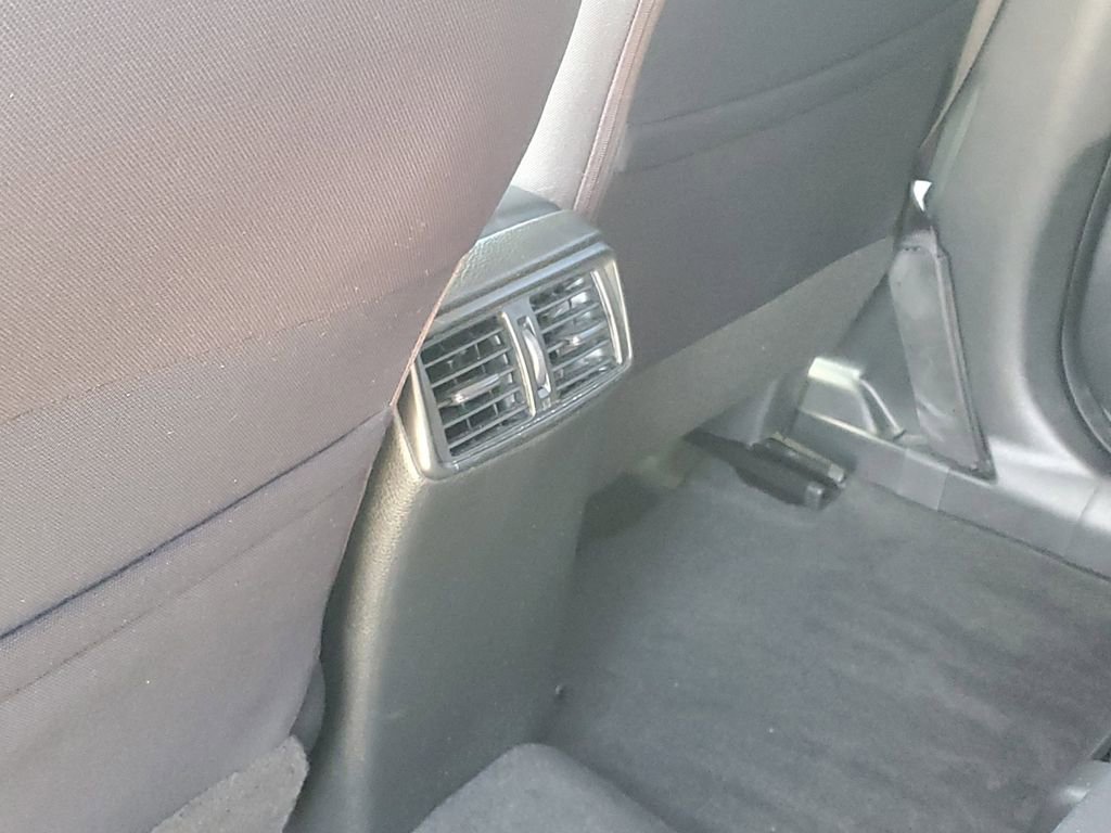 Certified 2020 Nissan Rogue SV FWD image 17