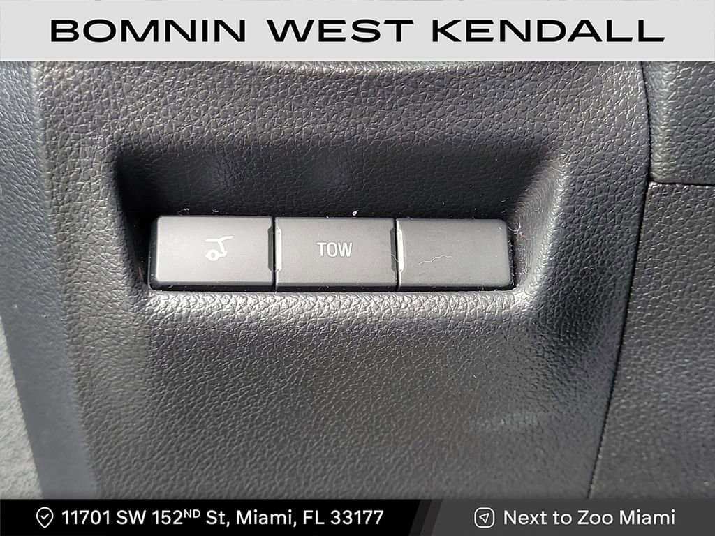 Used 2018 Ford Explorer XLT w/ Equipment Group 202A image 21