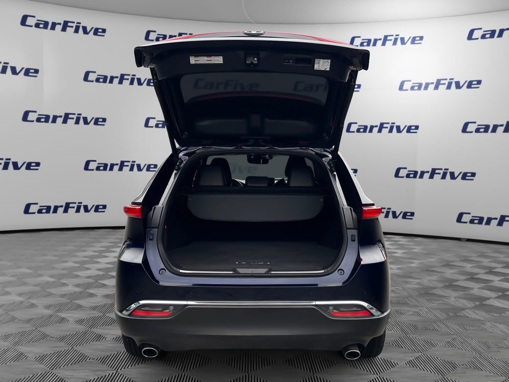 Used 2022 Toyota Venza Limited image 11