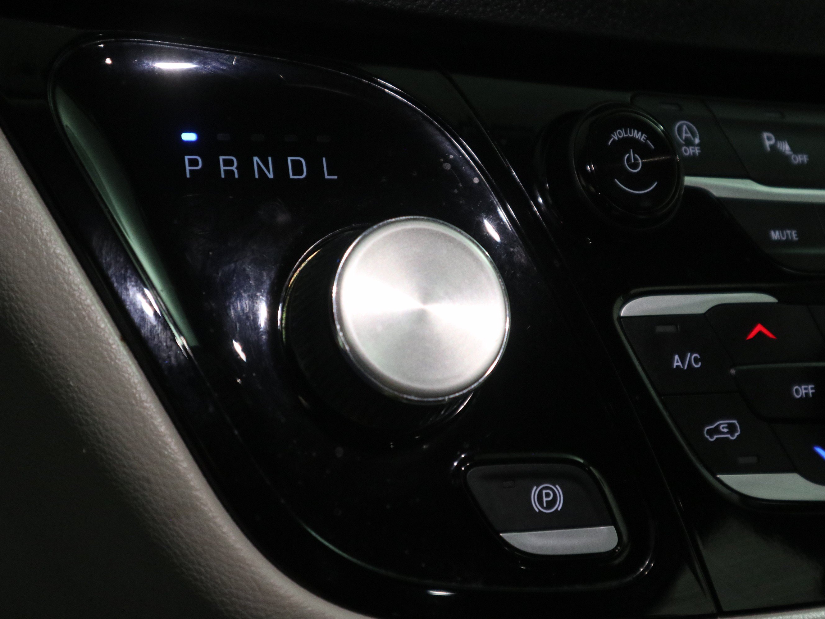 Used 2023 Chrysler Pacifica Touring-L image 27