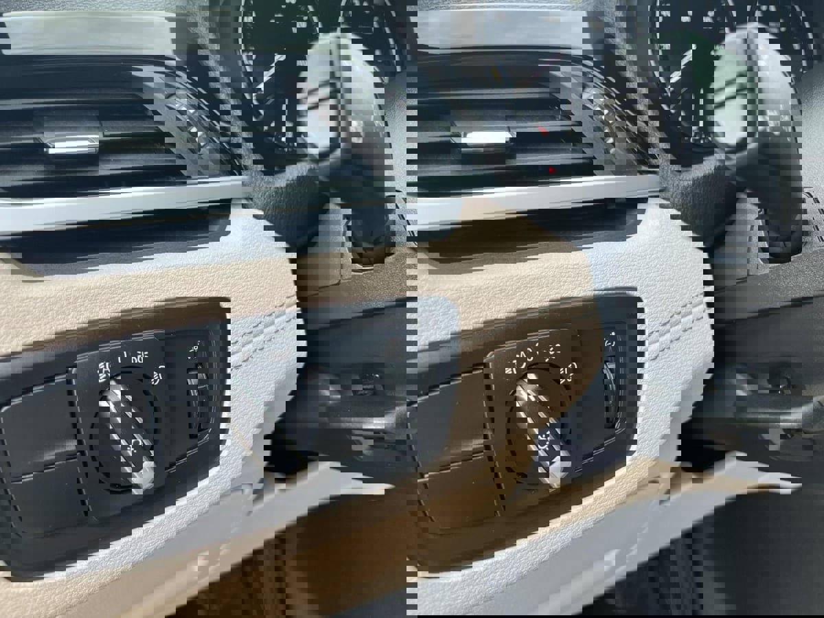 Used 2021 BMW X1 sDrive28i w/ Convenience Package image 16