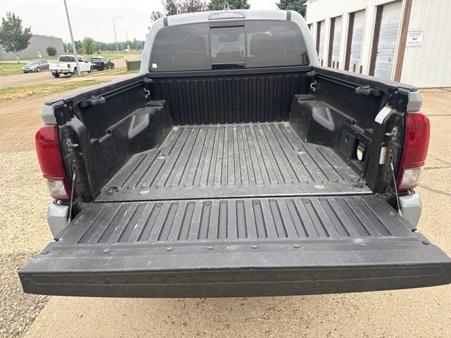 Used 2020 Toyota Tacoma TRD Off-Road AWD/4WD image 18