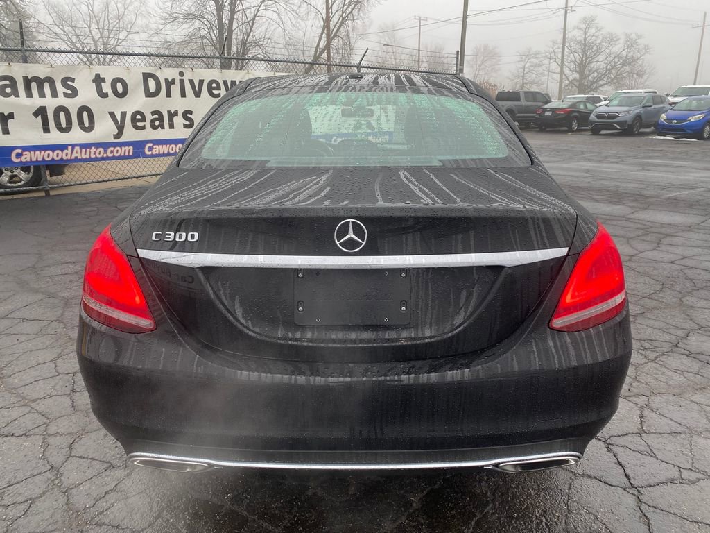 Used 2019 Mercedes-Benz C 300 Sedan image 3
