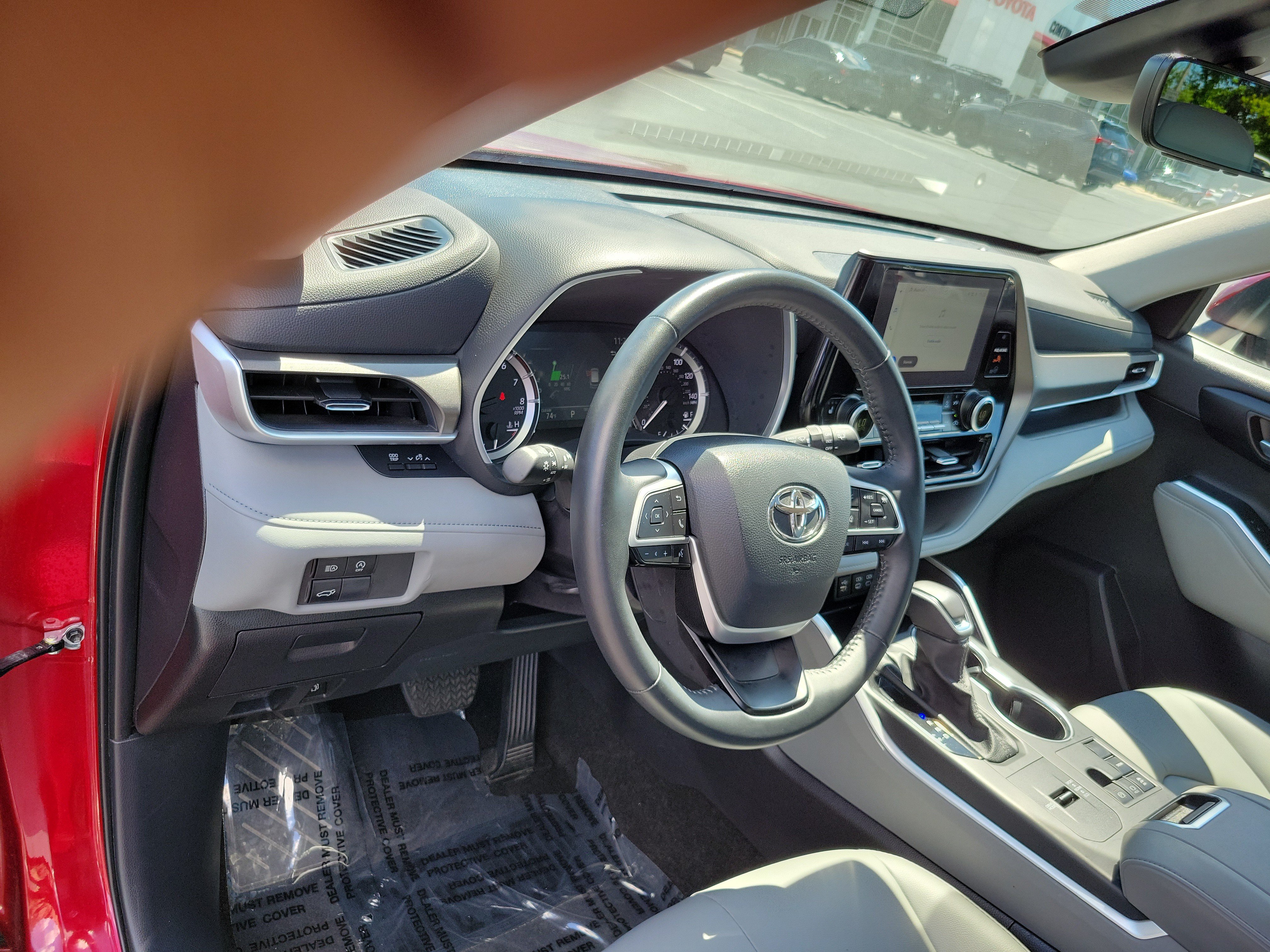 Certified 2025 Toyota Highlander XLE FWD image 22