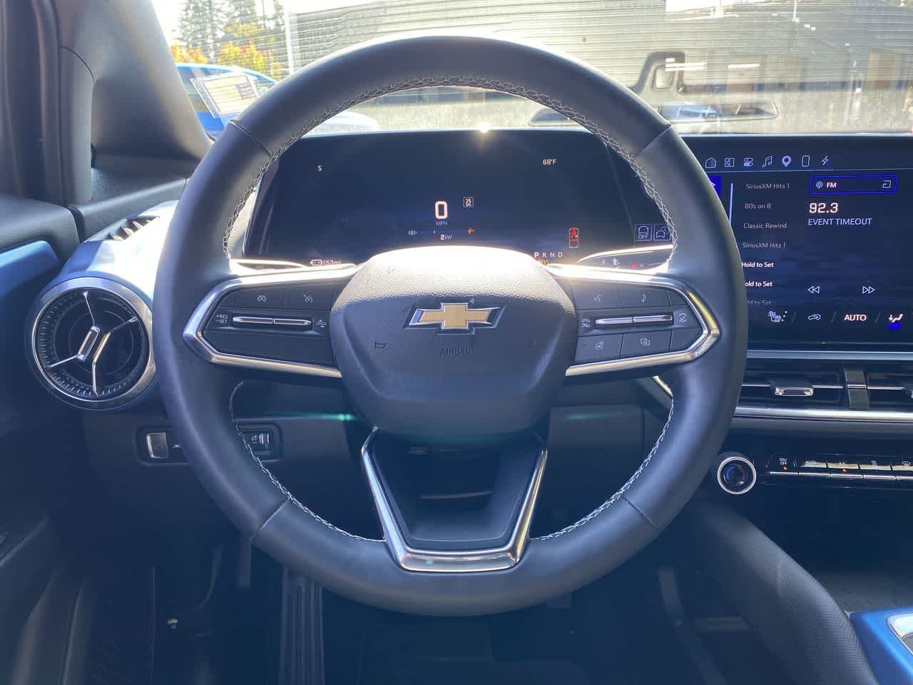 Used 2024 Chevrolet Equinox EV LT AWD/4WD image 19