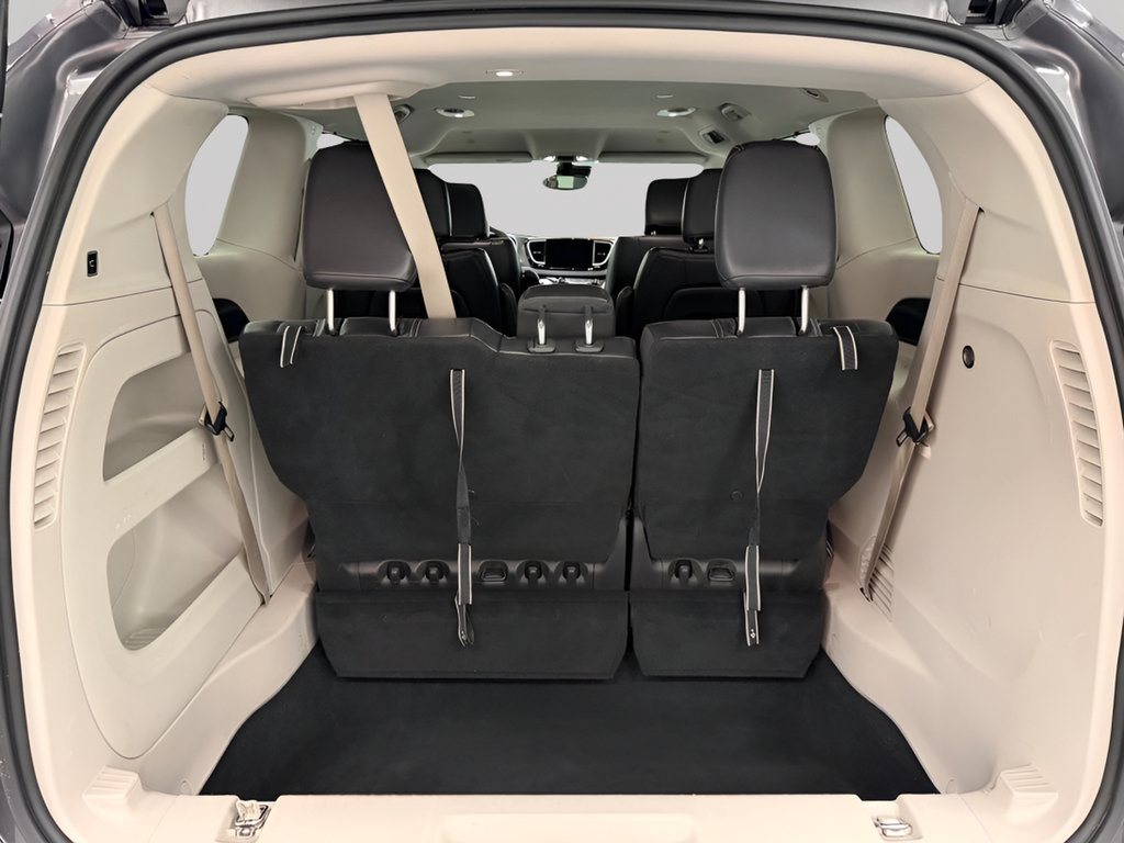 Used 2022 Chrysler Pacifica Touring-L FWD image 23