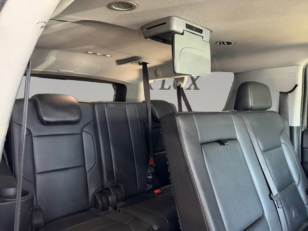Used 2016 Chevrolet Suburban LT RWD image 26