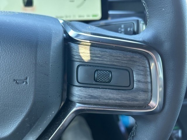 Used 2025 Rivian R1S Adventure image 12