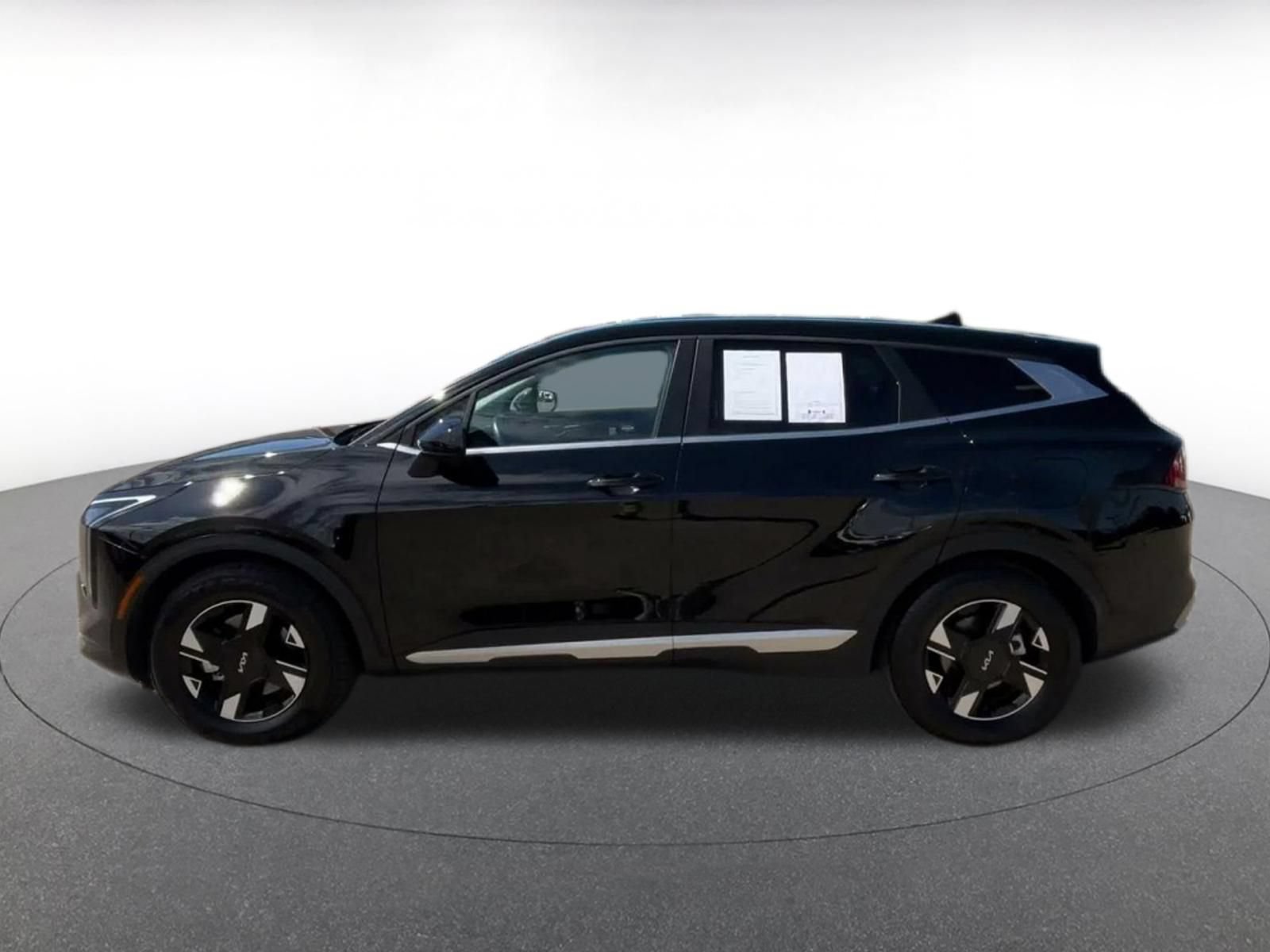 Used 2026 Kia Sportage LX FWD image 8