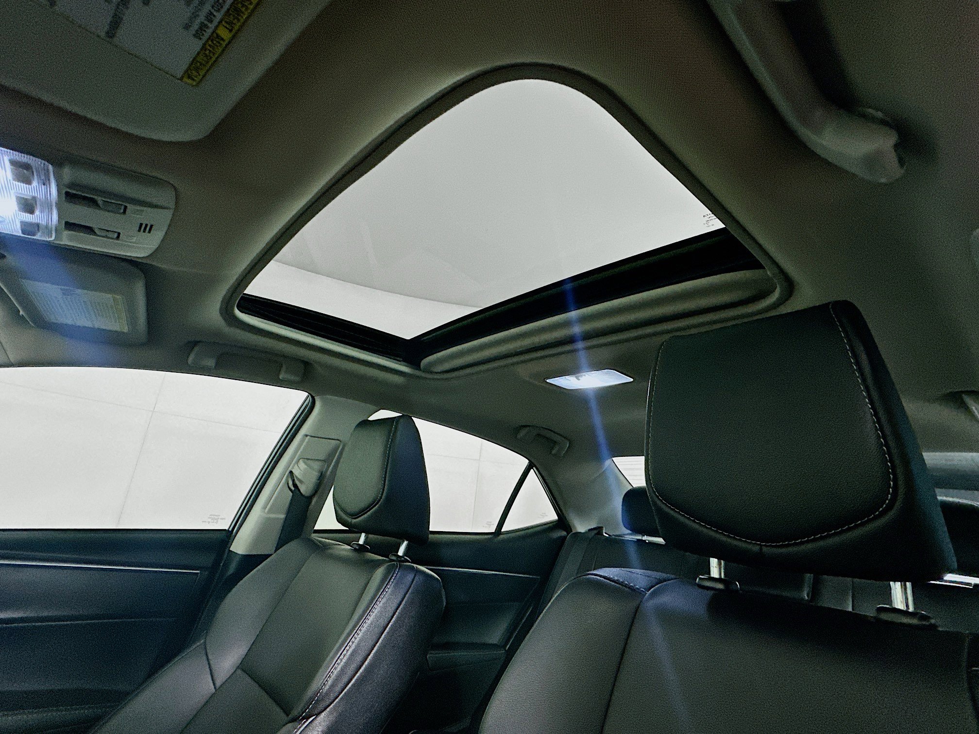 Used 2016 Toyota Corolla S Premium image 24