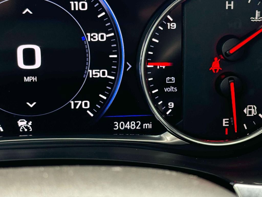 Used 2023 Chevrolet Traverse High Country AWD/4WD image 27